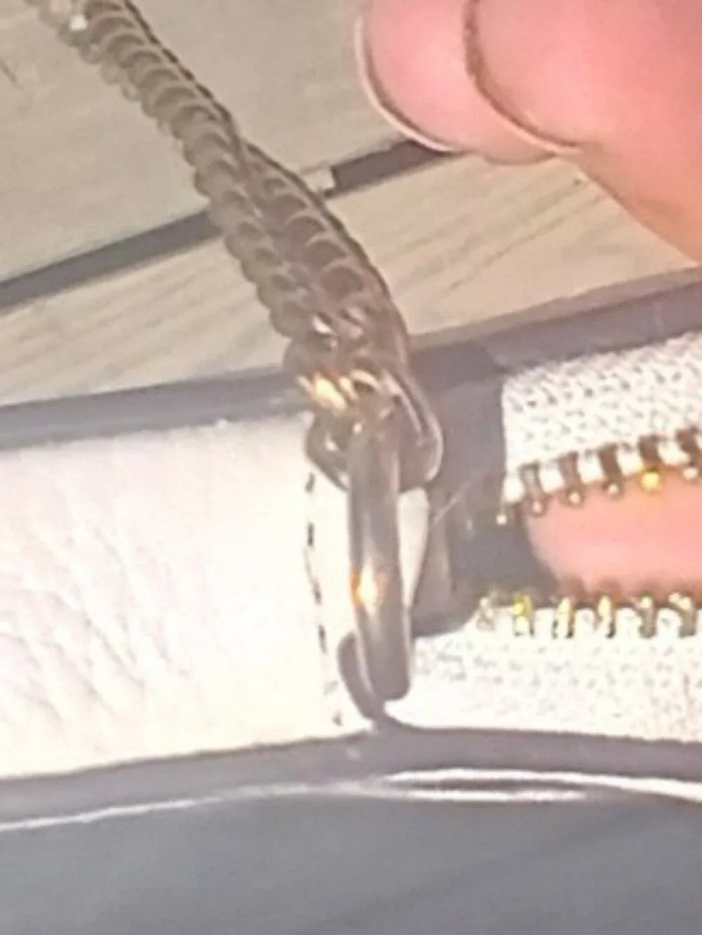 Coach Pebbled Leather Card Case in Off-White with Gold Hardware - Picture 12 of 12
